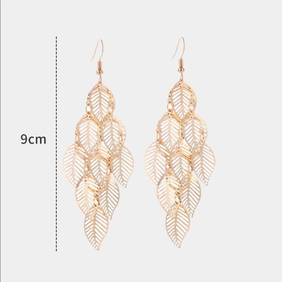 🆕 Hollow Out Leaf Drop Earrings - Picture 2 of 4
